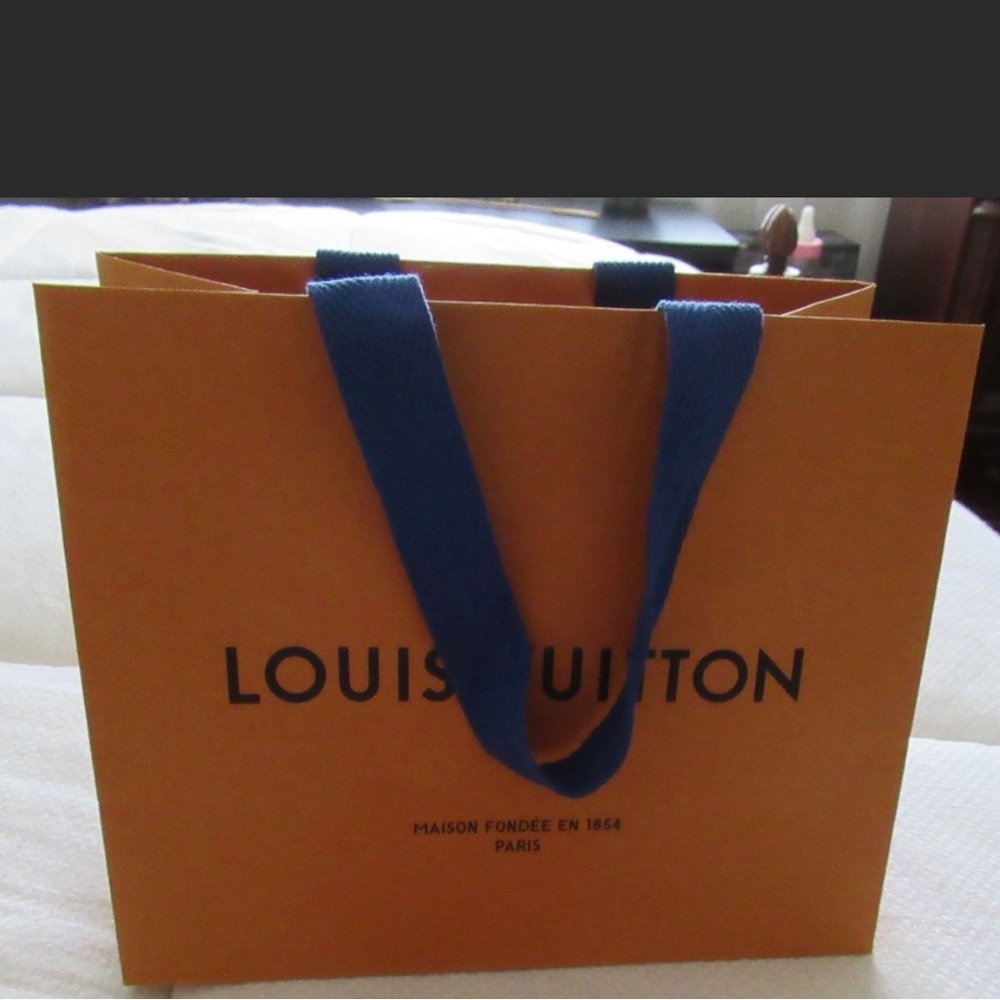 Authentic Louis Vuitton 7 X  8.75 paper bag